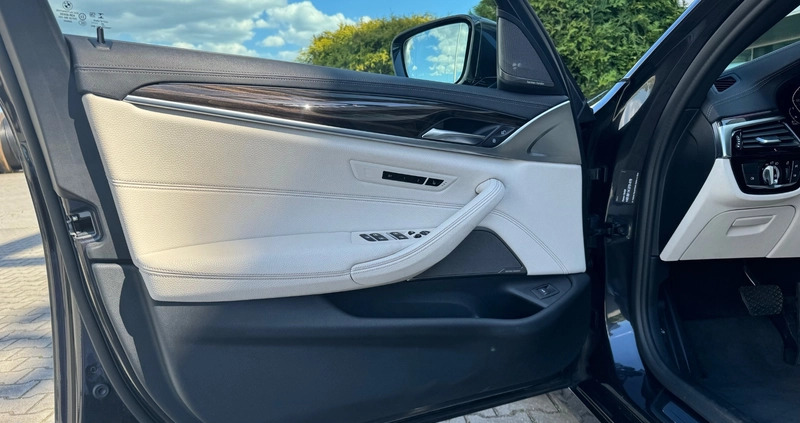 BMW Seria 5 cena 188999 przebieg: 119000, rok produkcji 2020 z Tarnobrzeg małe 781
